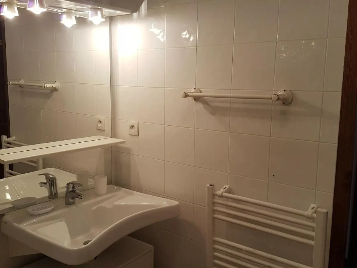 Charmant 3 Pieces Pour 6 Pers. Avec Piscine, Balcon, Parking Souterrain Et Acces Pistes A Valloire - Fr-1-263-490 0*,  Francia