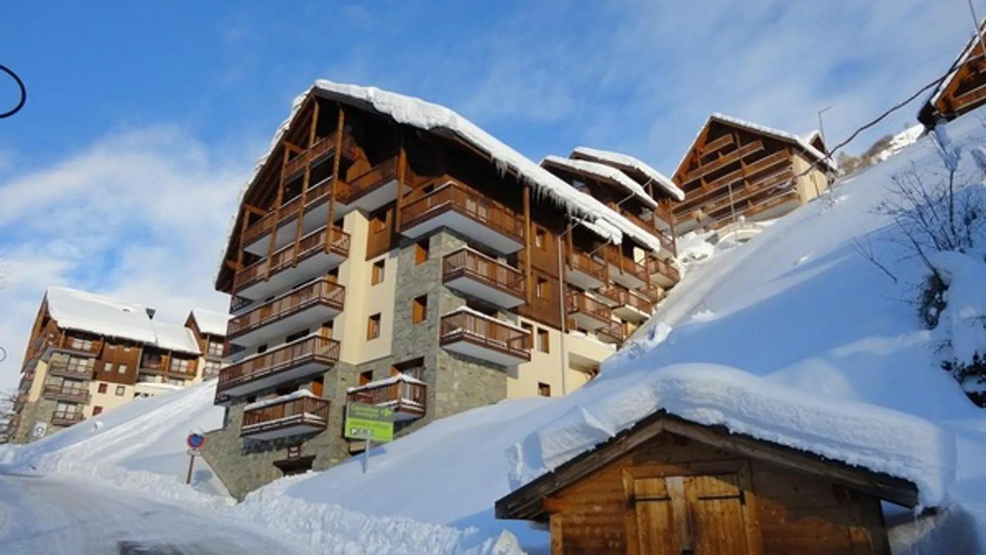 Charmant 3 Pieces Pour 6 Pers. Avec Piscine, Balcon, Parking Souterrain Et Acces Pistes A Valloire - Fr-1-263-490